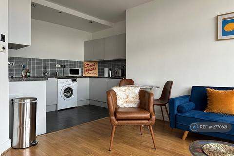2 bedroom flat to rent, City Heights, Salford, M3