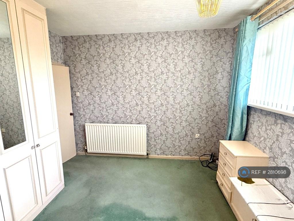 Bedroom 1 Photo 2