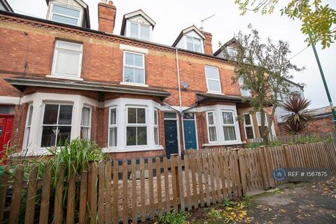 3 bedroom terraced house to rent, Wesley Grove, Nottingham, NG5