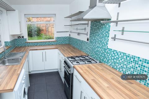 3 bedroom terraced house to rent, Wesley Grove, Nottingham, NG5