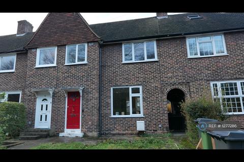 3 bedroom terraced house to rent, Hornbeam Grove, London, E4