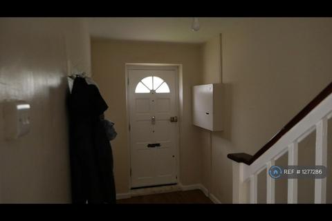3 bedroom terraced house to rent, Hornbeam Grove, London, E4
