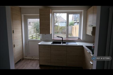 3 bedroom terraced house to rent, Hornbeam Grove, London, E4