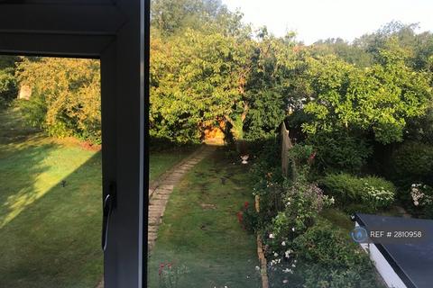 3 bedroom semi-detached house to rent, Bower Terrace, Epping, CM16