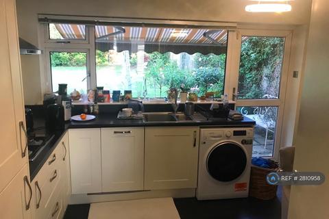 3 bedroom semi-detached house to rent, Bower Terrace, Epping, CM16