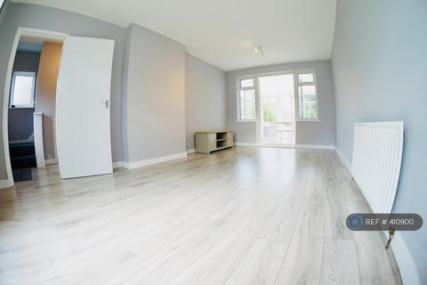 2 bedroom semi-detached house to rent, Latchmere Drive, Leeds, LS16