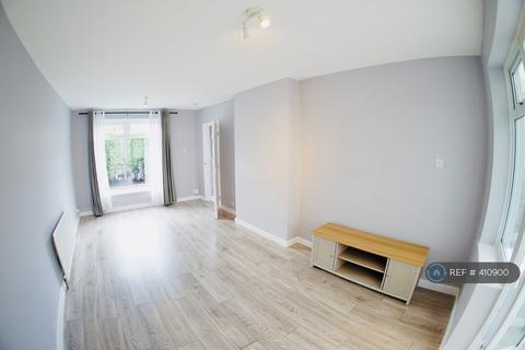 2 bedroom semi-detached house to rent, Latchmere Drive, Leeds, LS16