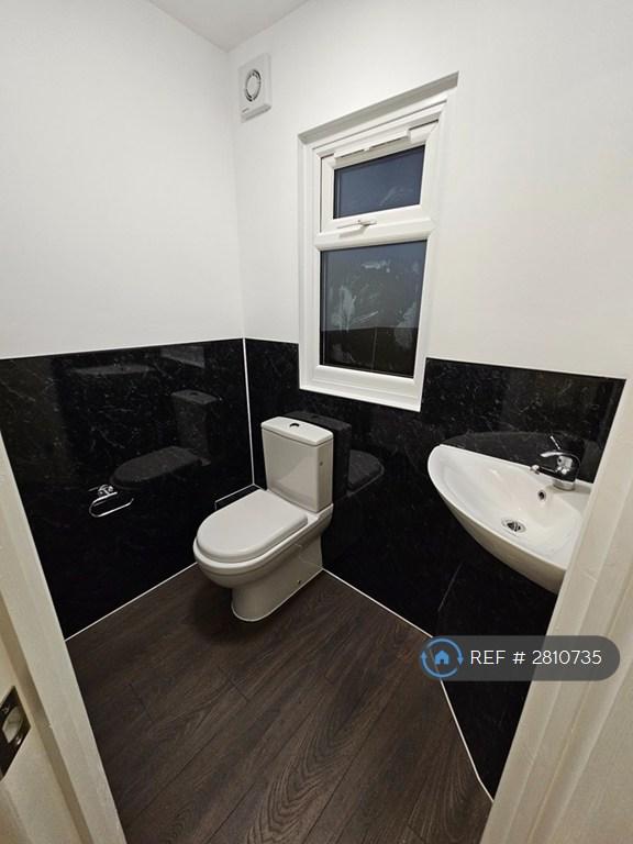 Toilet 2