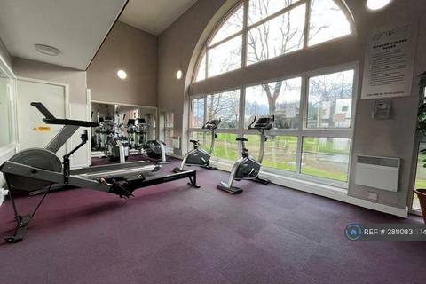2 bedroom flat to rent, Redmires Court, Salford, M5