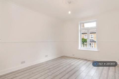 2 bedroom flat to rent, Barclay Road, London, E11