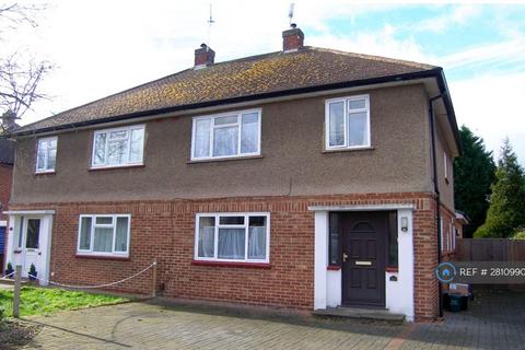 5 bedroom semi-detached house to rent, The Crescent, Egham, TW20