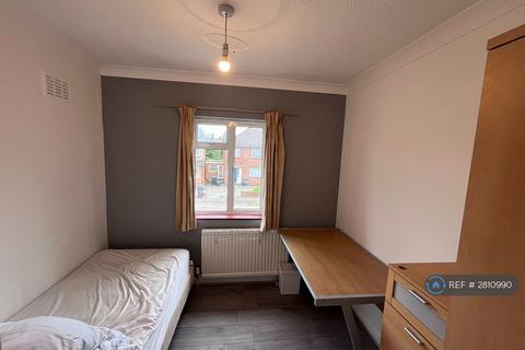 5 bedroom semi-detached house to rent, The Crescent, Egham, TW20