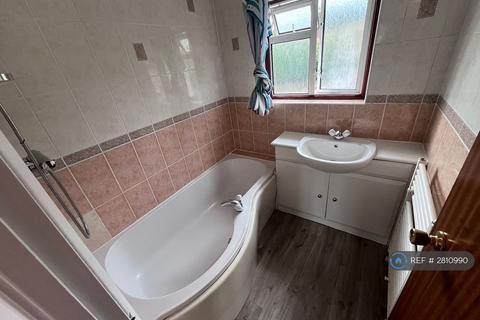 5 bedroom semi-detached house to rent, The Crescent, Egham, TW20