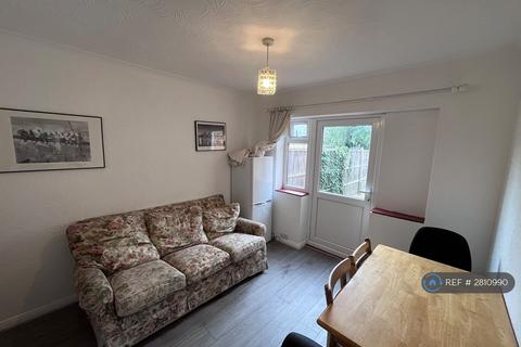 5 bedroom semi-detached house to rent, The Crescent, Egham, TW20