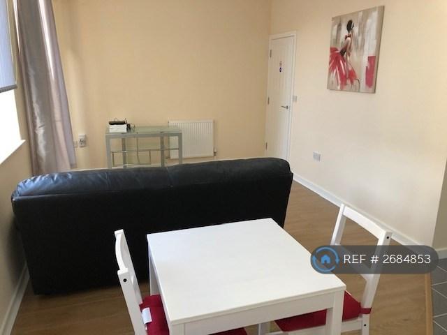 1 Bed Dining Area