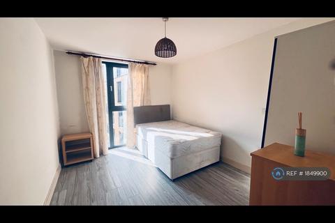 2 bedroom flat to rent, Southside, Birmingham, B5