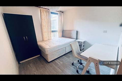 2 bedroom flat to rent, Southside, Birmingham, B5
