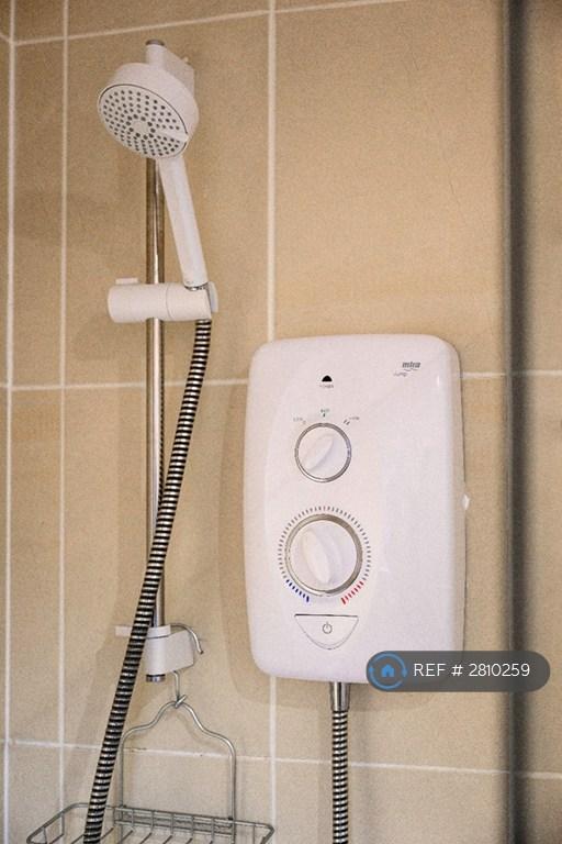 Main Bathroom Shower.