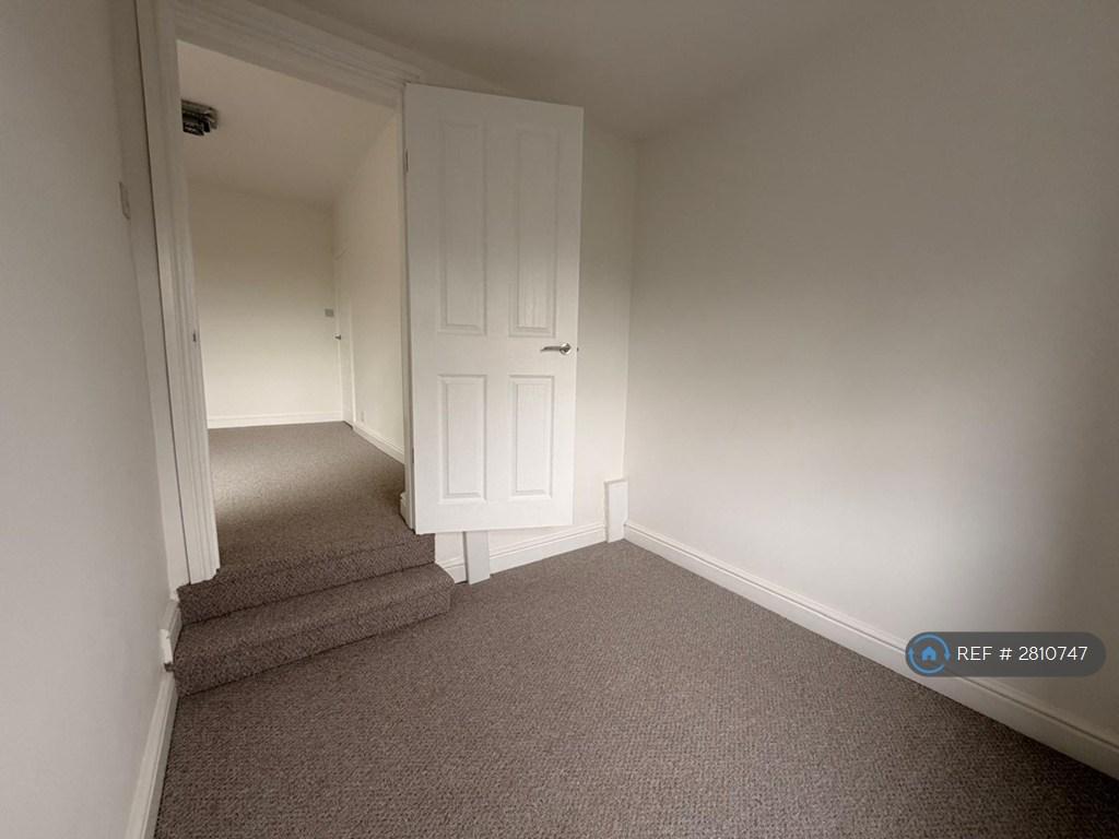 Additional Room (Off Bedroom 2) / Bedroom 3
