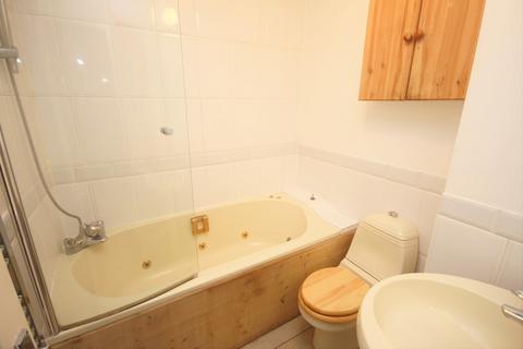 2 bedroom apartment for sale, Grainford Court, Crescent Road, Wokingham