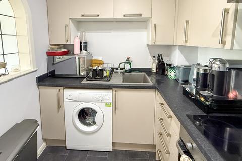 1 bedroom flat for sale, Chamberlayne Avenue, Preston Road, Wembley, HA9