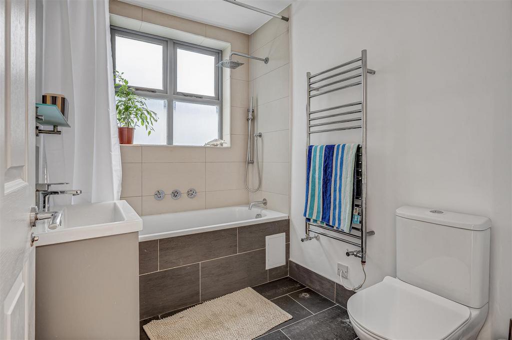 Flat  14 elm road   6 .jpg