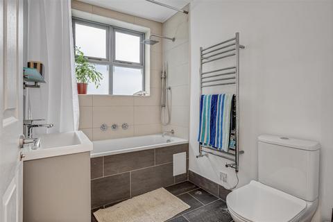 2 bedroom flat for sale, Elm Road, East Sheen, SW14