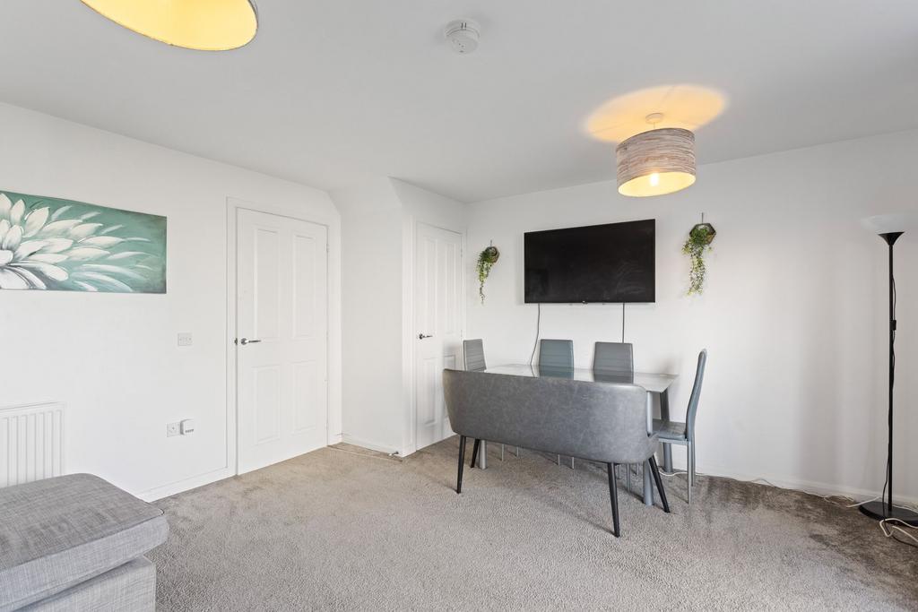Lounge &amp; Dining Area