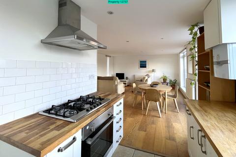 3 bedroom maisonette to rent, MANSFORD STREET, LONDON, E2