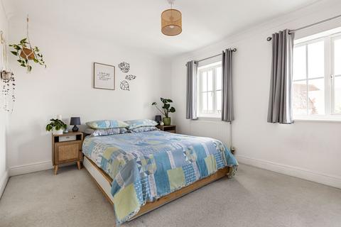 undefined, Alexander Chase, Ely, CB6