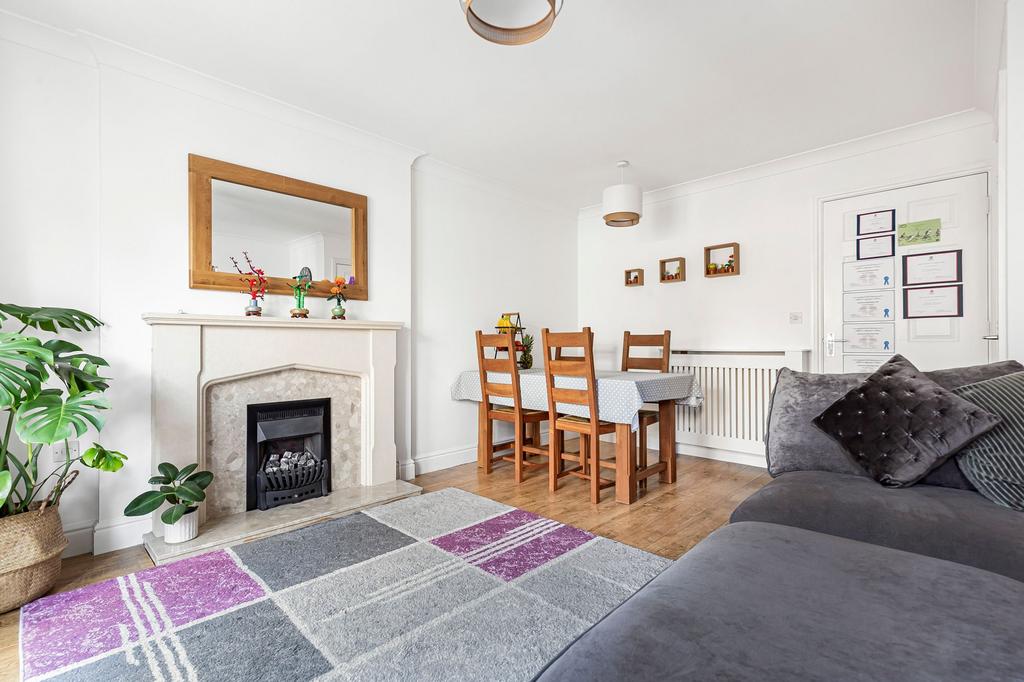 Lounge/Dining Room