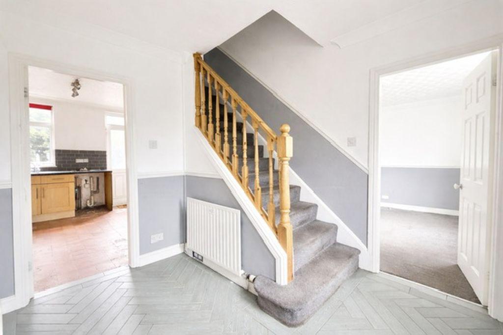 Entrance hall view 2