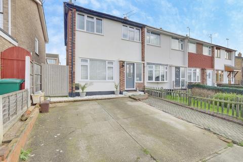 4 bedroom semi-detached house for sale, Leighton Road, Benfleet, SS7