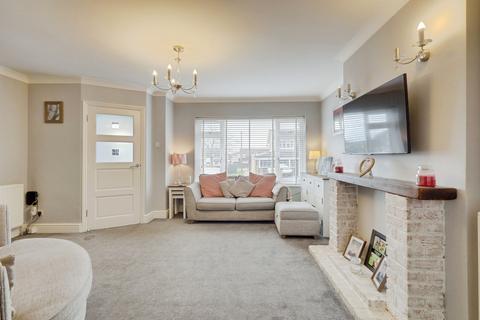 4 bedroom semi-detached house for sale, Leighton Road, Benfleet, SS7