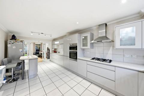 5 bedroom detached house for sale, Sandringham Drive, Bexley Park