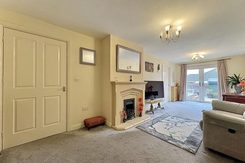 3 bedroom semi-detached bungalow for sale, Ladbrook Grove, LOWER GORNAL, DY3 2UP