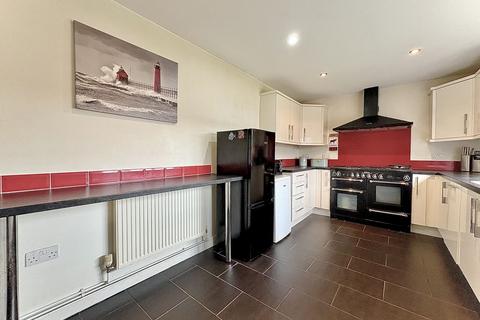 3 bedroom semi-detached bungalow for sale, Ladbrook Grove, LOWER GORNAL, DY3 2UP