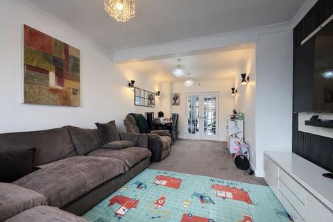 4 bedroom end of terrace house for sale, Filmer Road, Luton