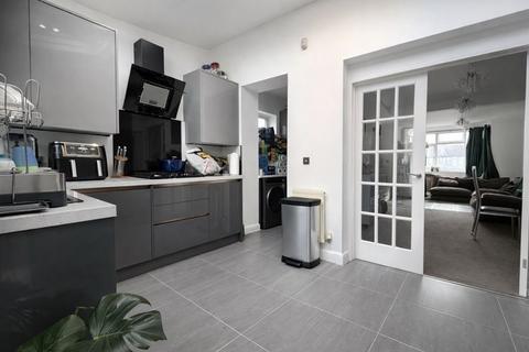 4 bedroom end of terrace house for sale, Filmer Road, Luton