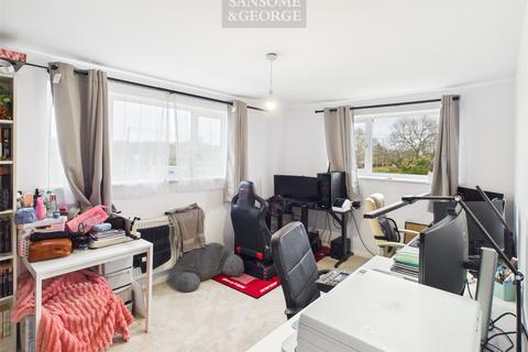 undefined, Neath Gardens, Tilehurst, Reading, Berkshire, RG30