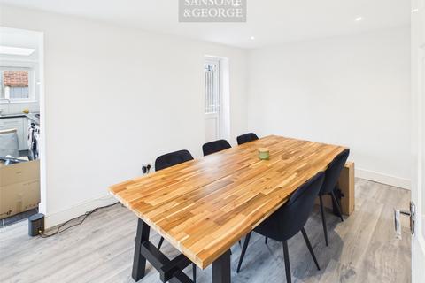 undefined, Neath Gardens, Tilehurst, Reading, Berkshire, RG30