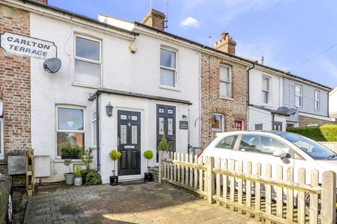 Queens Road, TN6 1QD