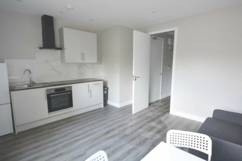 1 bedroom apartment to rent, Queens Road, London NW4