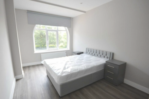 1 bedroom apartment to rent, Queens Road, London NW4