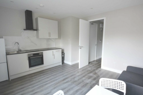 1 bedroom apartment to rent, Queens Road, London NW4