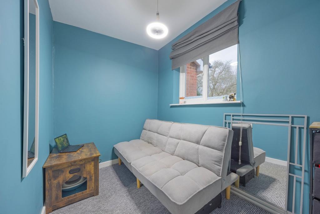 Ewemove Taunton Kenwyn Close (8)