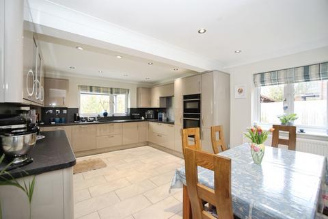 4 bedroom detached house for sale, The Woodlands, Llantwit Fardre, Pontypridd