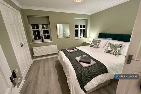 4 bedroom terraced house to rent, Marland Way, Stretford, Manchester, M32