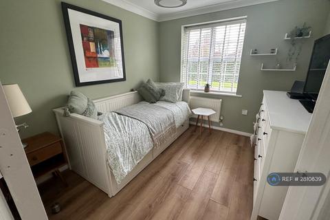 4 bedroom terraced house to rent, Marland Way, Stretford, Manchester, M32