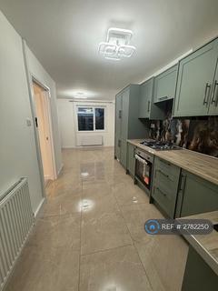 3 bedroom terraced house to rent, Shelley Close, Basingstoke, RG24